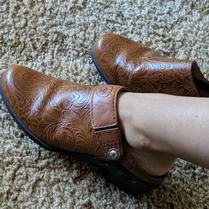 Ariat mules